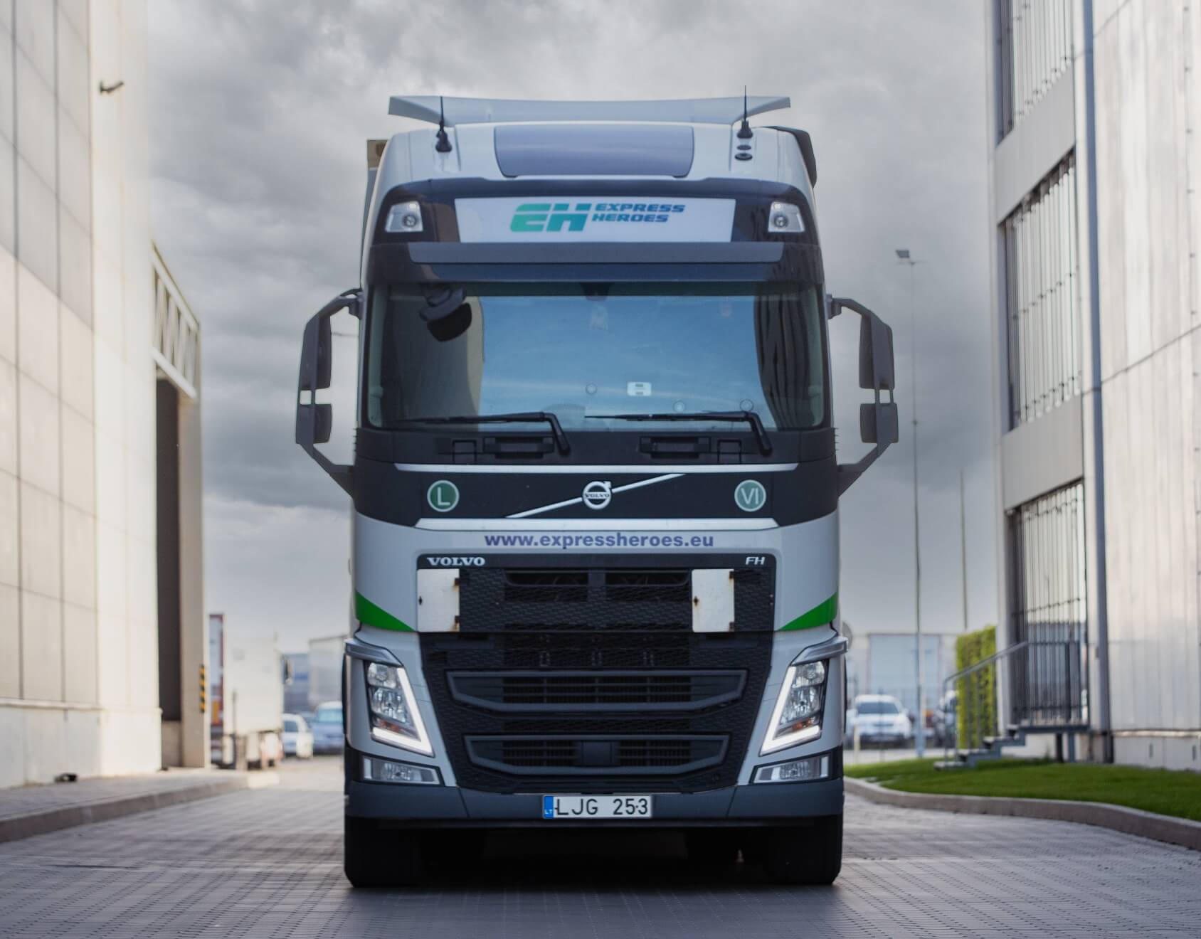 Join the network of trusted carriers of Express Heroes and drive your way to success. Experience the satisfaction of being a part of our team.